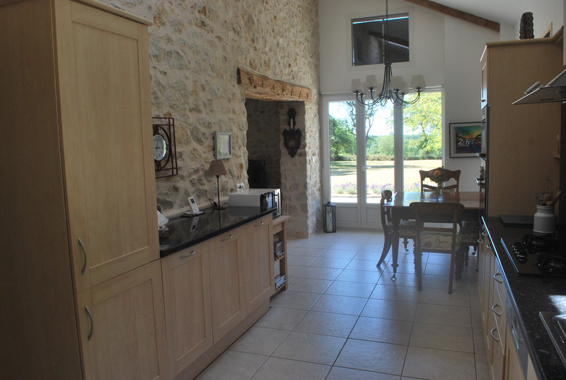 French property for sale in Lathus-Saint-Rémy, Vienne - €219,350 - photo 2