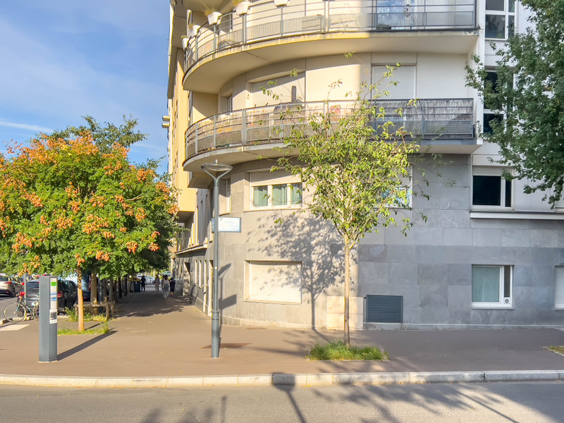 French property for sale in Courbevoie, Hauts-de-Seine - &#8364;310,000 - photo 5
