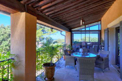 
LAGNES, LUBERON - Spacious bastide with cottages, extensive grounds, a pool, and stunning panoramic views!