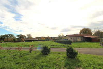 French property for sale in Alloue, Charente - €45,000 - photo 8