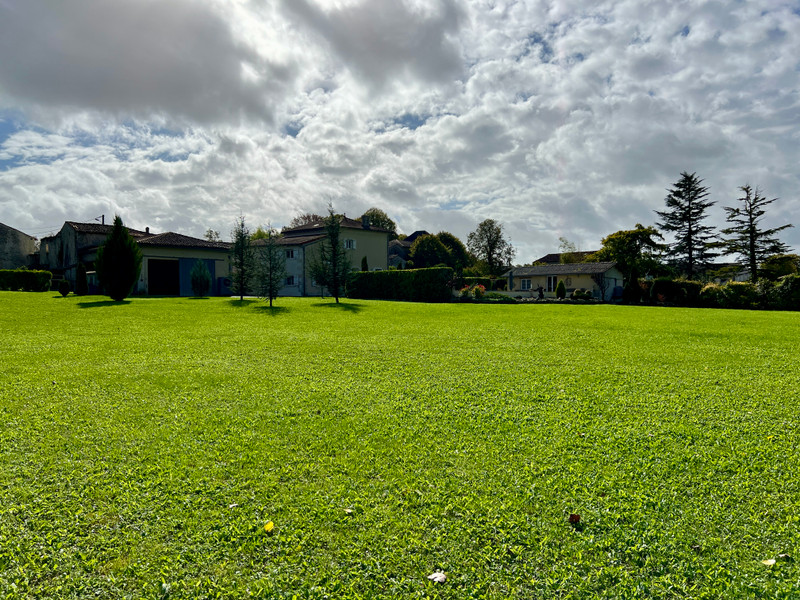 French property for sale in Pérignac, Charente-Maritime - €570,000 - photo 14