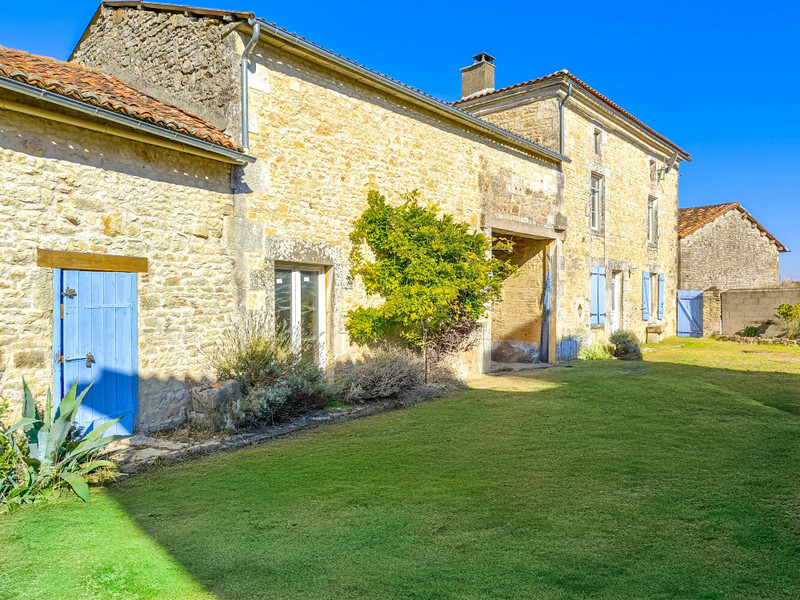 French property for sale in Lonnes, Charente - €187,920 - photo 0