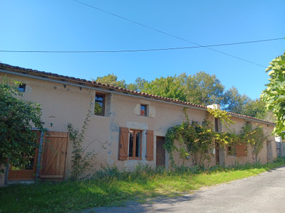 Maison à vendre à Champagné-Saint-Hilaire, Vienne, Poitou-Charentes, avec Leggett Immobilier
