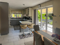Maison à vendre à Chef-Boutonne, Deux-Sèvres - 215.000 € - photo 3