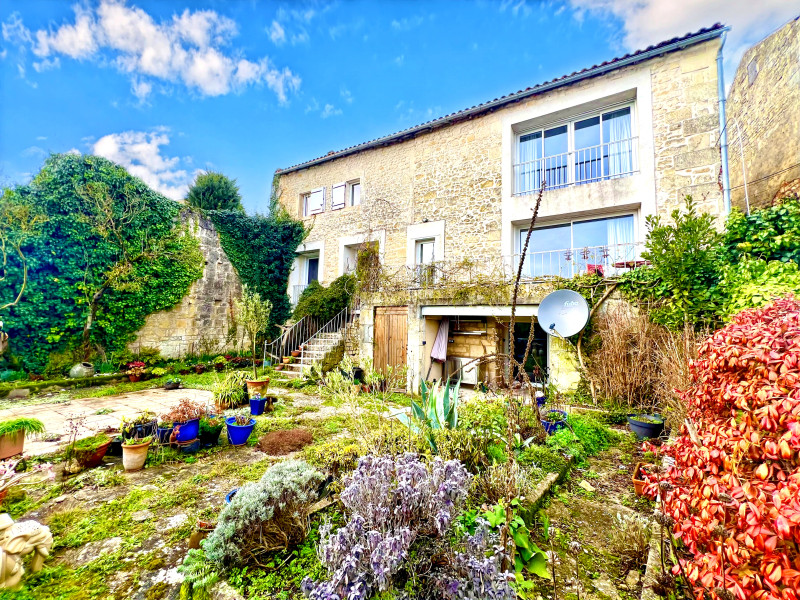 Propriété à vendre à Pons, Charente-Maritime - 299 995 €