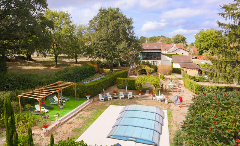 French property for sale in Saint-Maur, Cher - €288,900 - photo 10