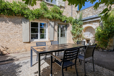 French property for sale in Fumel, Lot-et-Garonne - €679,000 - photo 2