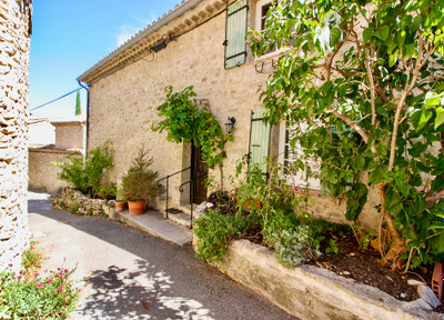 Maison à vendre à Faucon, Vaucluse, PACA, avec Leggett Immobilier