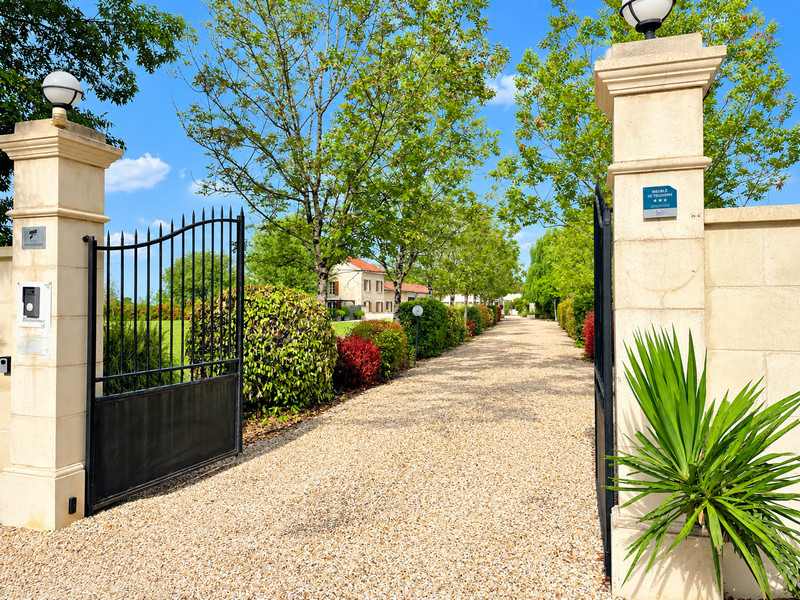 French property for sale in Cognac, Charente - €945,000 - photo 0