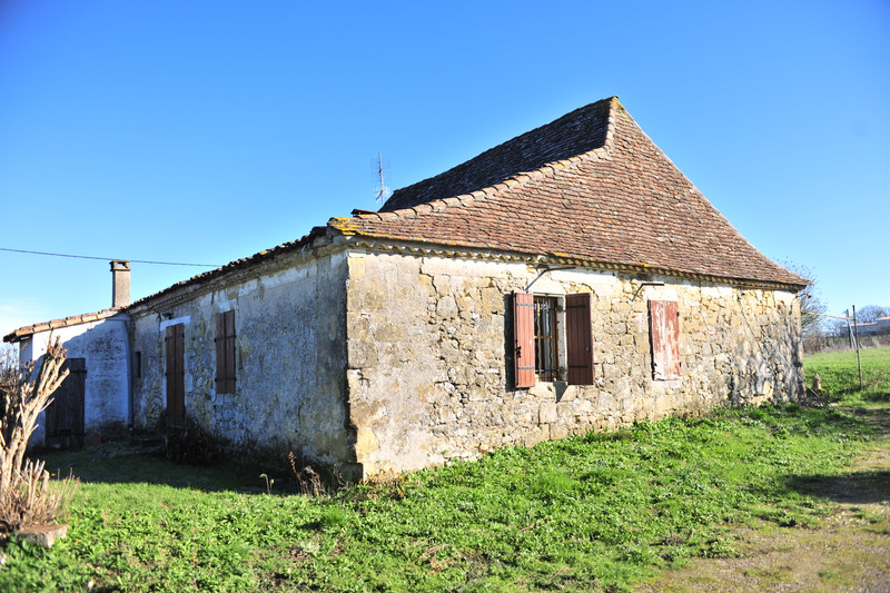 French property for sale in Monbahus, Lot-et-Garonne - €126,000 - photo 2