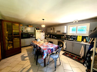 Maison à vendre à Nanteuil-en-Vallée, Charente - 162.000 € - photo 2