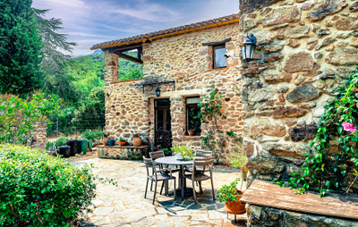 Maison à vendre à Laroque-des-Albères, Pyrénées-Orientales, Languedoc-Roussillon, avec Leggett Immobilier