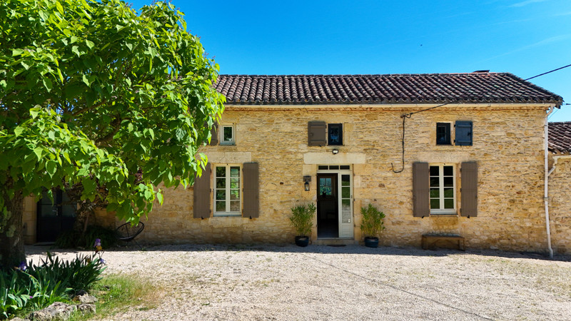 French property for sale in Fumel, Lot-et-Garonne - €795,000 - photo 2