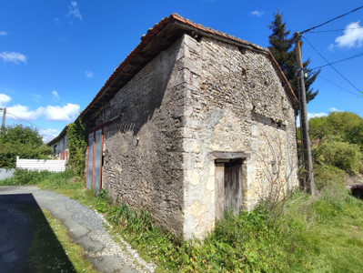 French property for sale in Champagne-Mouton, Charente - €29,000 - photo 5