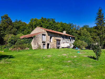 Maison à vendre à Bessines-sur-Gartempe, Haute-Vienne, Limousin, avec Leggett Immobilier