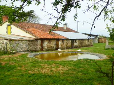 French property for sale in La Chapelle-Bâton, Vienne - €97,900 - photo 5