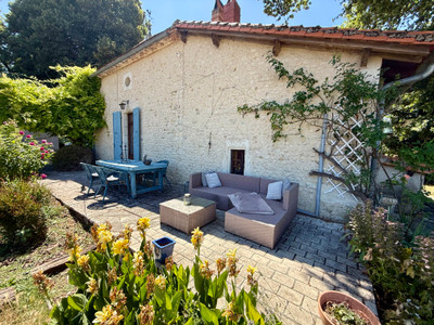 French property for sale in Aubeterre-sur-Dronne, Charente - €424,000 - photo 3