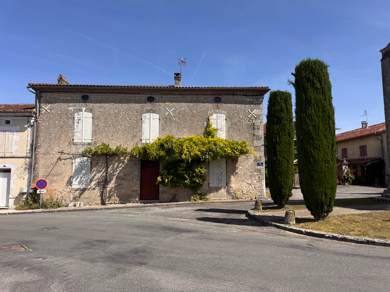 Propriété à vendre à Barbezieux-Saint-Hilaire, Charente - 214 000 €