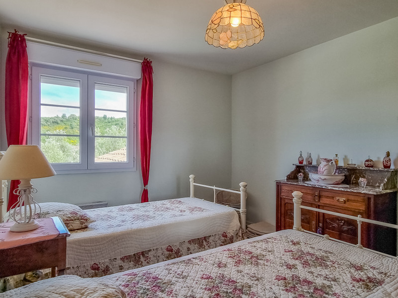 French property for sale in Le Pradal, Hérault - €355,000 - photo 6