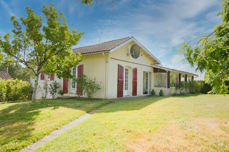 French property for sale in Verteuil-d'Agenais, Lot-et-Garonne - &#8364;360,000 - photo 2