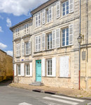 Maison à vendre à Saint-Jean-d'Angély, Charente-Maritime - 488.250 € - photo 1