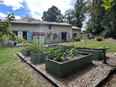 French property for sale in Verteillac, Dordogne - €304,950 - photo 11