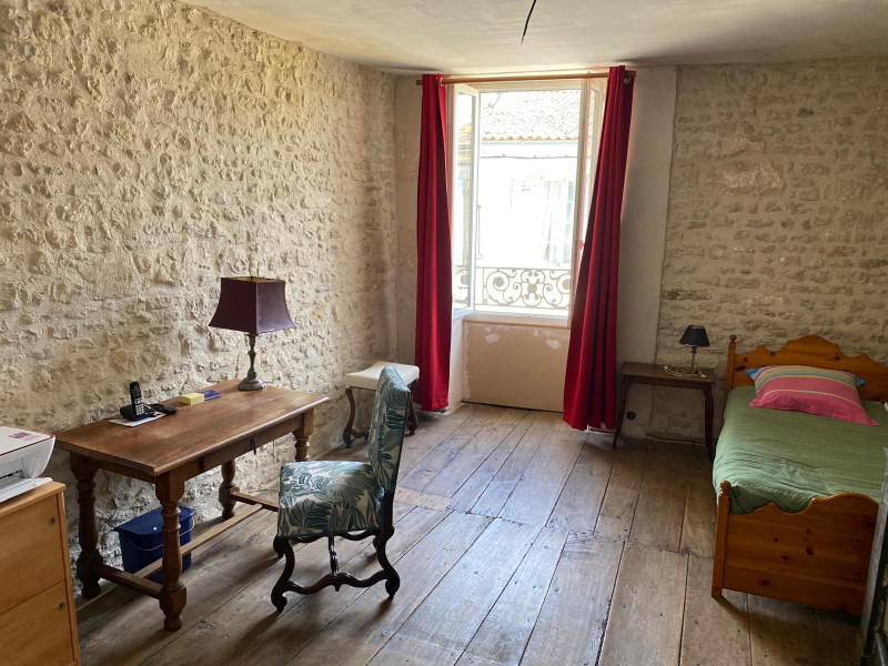 French property for sale in Saint-Jean-d'Angély, Charente-Maritime - €140,000 - photo 7