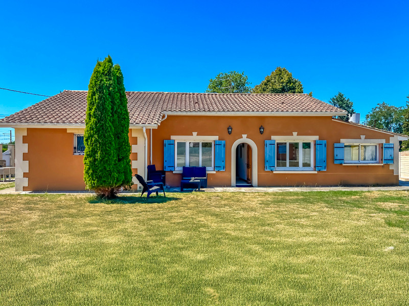 Maison à vendre à Les Églisottes-et-Chalaures, Gironde - 230.050 € - photo 1