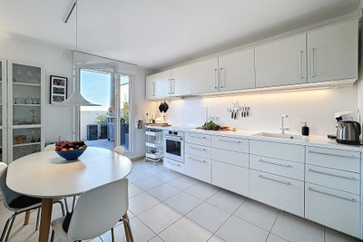 French property for sale in Vence, Alpes-Maritimes - €695,000 - photo 4