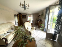 Maison à vendre à La Couronne, Charente - 203.300 € - photo 3