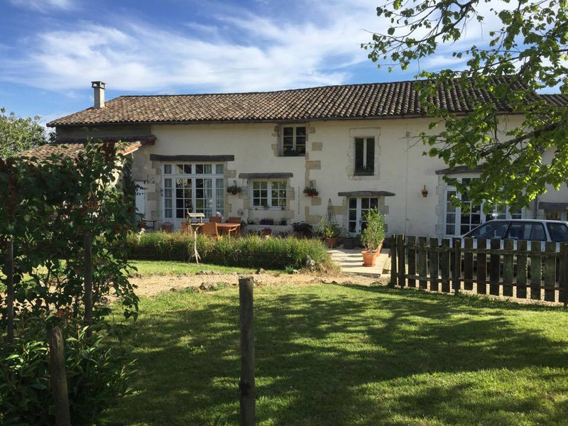 House for sale in SaintMéarddeGurçon Dordogne Lovely 5 bedroomed