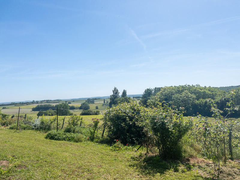 French property for sale in Les Essards, Charente - €278,000 - photo 9
