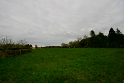 Terrain à vendre à Écuras, Charente, Poitou-Charentes, avec Leggett Immobilier