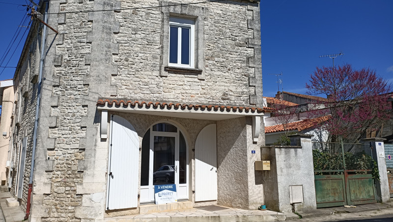 Maison à vendre à Mansle, Charente - 119 900 € - photo 1