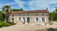 Propriété à vendre à Louzignac, Charente-Maritime - 369 600 € - photo n°1
