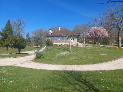 French property for sale in Dirac, Charente - €248,000 - photo 2
