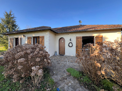 Maison à vendre à Jumilhac-le-Grand, Dordogne, Aquitaine, avec Leggett Immobilier