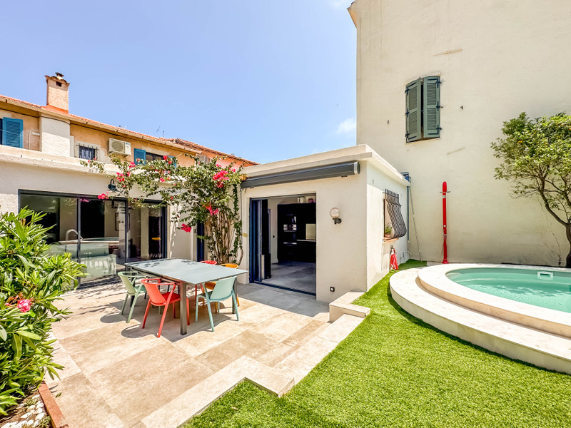 French property for sale in Antibes, Alpes-Maritimes - €2,299,000 - photo 4