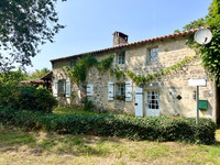Maison à vendre à Grandjean, Charente-Maritime - 210.000 € - photo 1