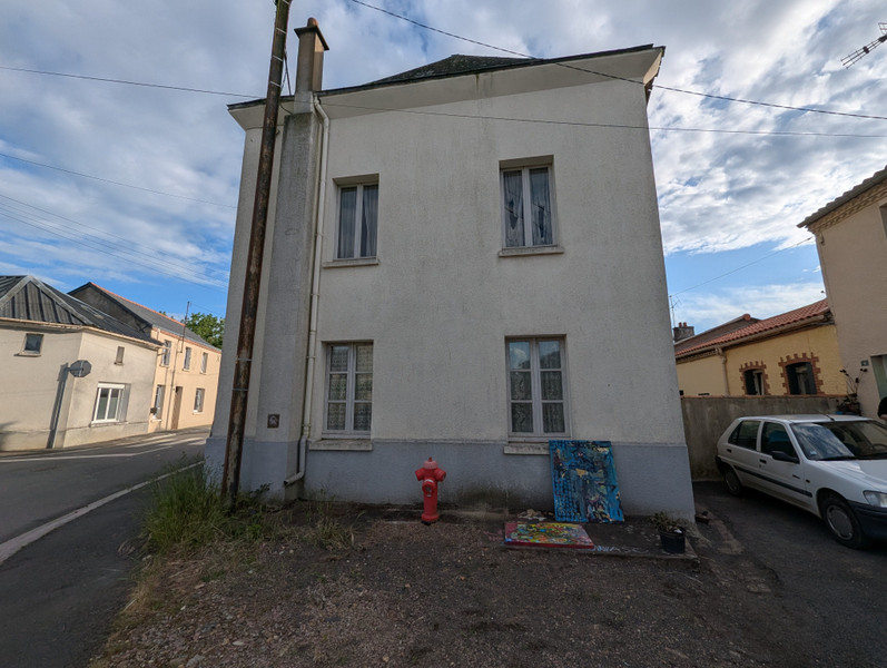 French property for sale in Genneton, Deux-Sèvres - €22,000 - photo 11
