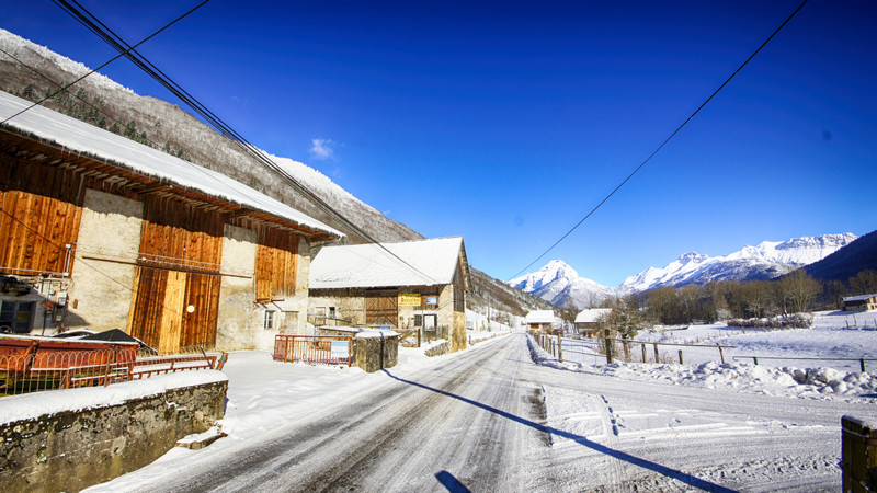 French property for sale in Sainte-Reine, Savoie - &#8364;180,000 - photo 2