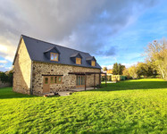 Propriété à vendre à Couesmes-Vaucé, Mayenne - 150 000 € - photo n°1