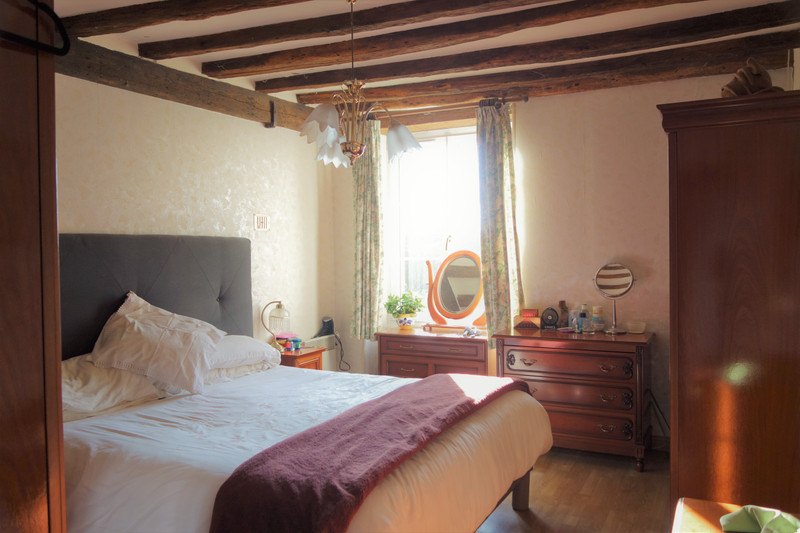 French property for sale in Condé-sur-Sarthe, Orne - €235,400 - photo 8