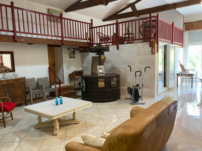 French property for sale in Jurignac, Charente - €334,000 - photo 8
