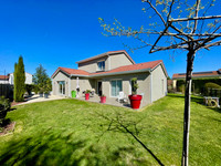Maison à vendre à Montrond-les-Bains, Loire - 495 000 € - photo 2
