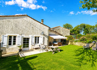 Propriété à vendre à Luxé, Charente - 137 300 € - photo n°1