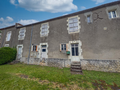 French property for sale in Mouilleron-Saint-Germain, Vendée - €257,870 - photo 1