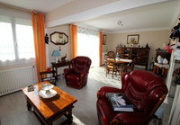 Maison à vendre à Ruffec, Charente - 152.600 € - photo 4