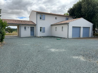 Maison à vendre à Magné, Deux-Sèvres - 429.000 € - photo 2
