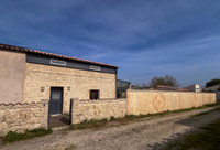 Propriété à vendre à Saint-Cyr-du-Doret, Charente-Maritime - 275 600 € - photo n°1